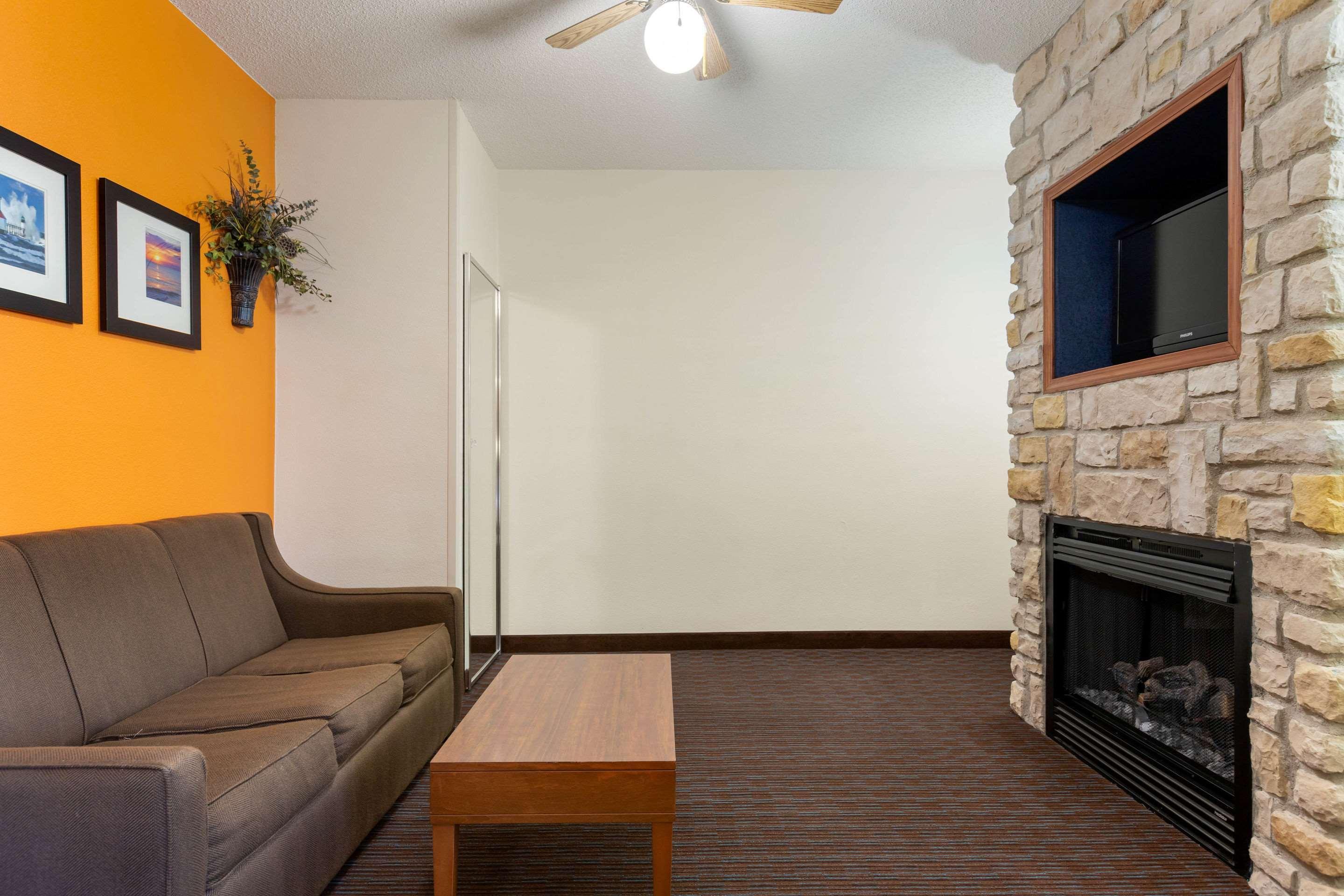 Comfort Suites Stevensville - St Joseph Exterior foto