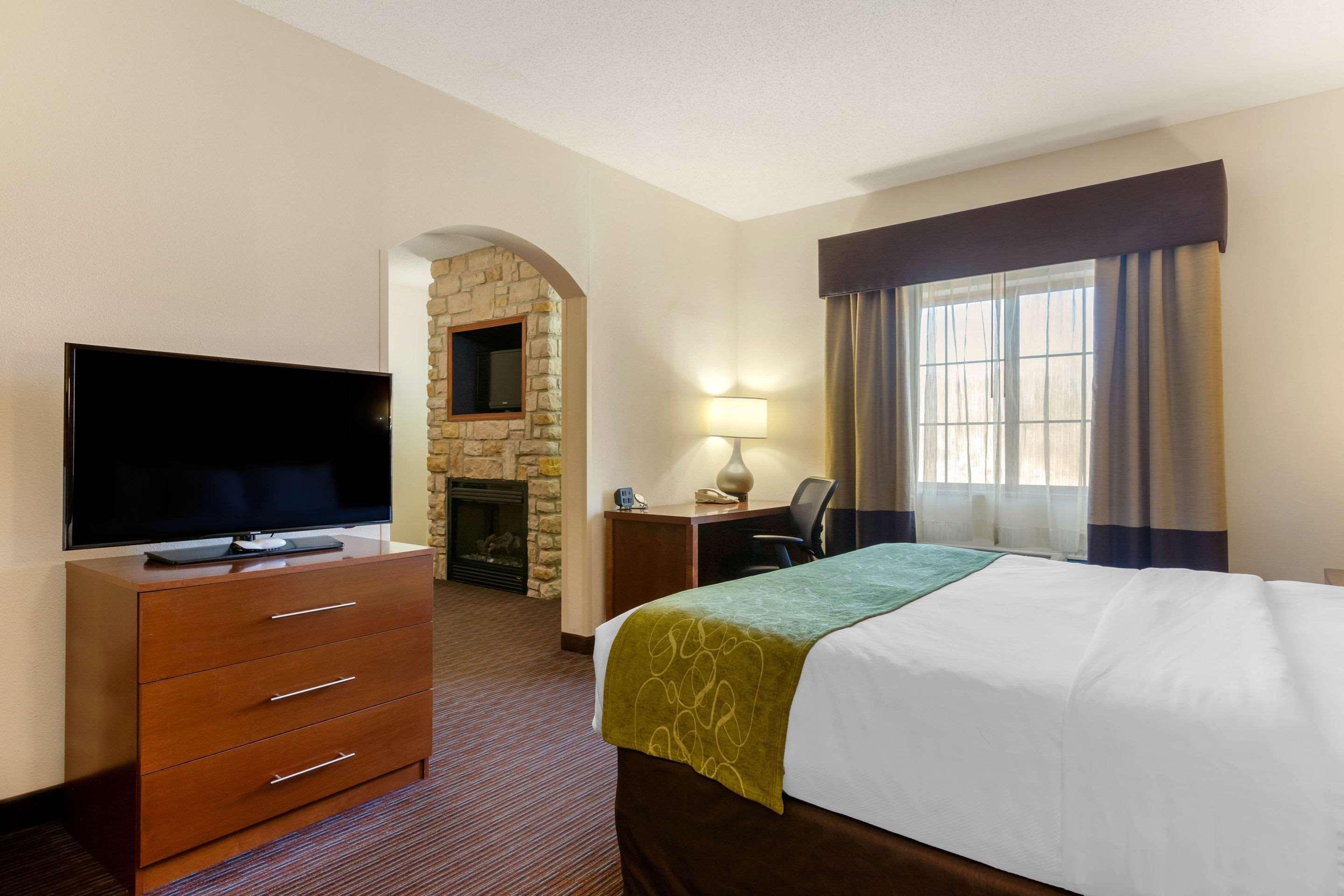 Comfort Suites Stevensville - St Joseph Exterior foto