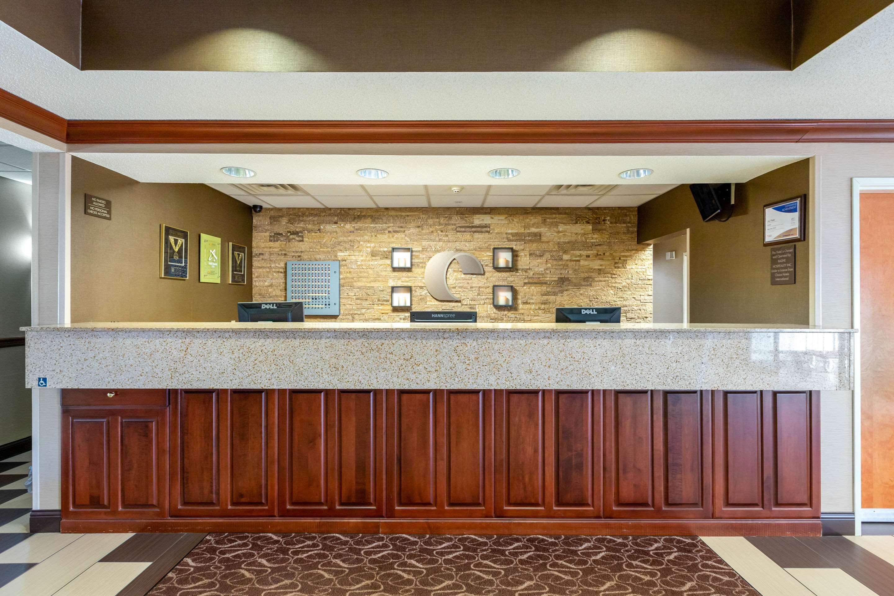 Comfort Suites Stevensville - St Joseph Exterior foto