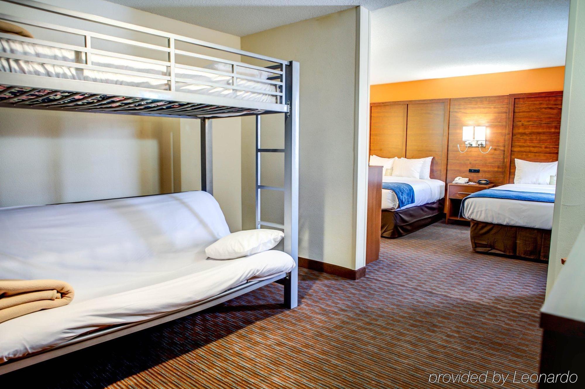Comfort Suites Stevensville - St Joseph Exterior foto